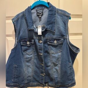 NWT 3x Plus size denim jean vest in medium dark denim